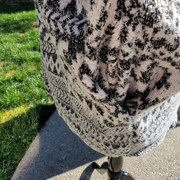 New MD Aztec Print Open Front Dolman Sleeve Cardigan - Picture 4 of 10